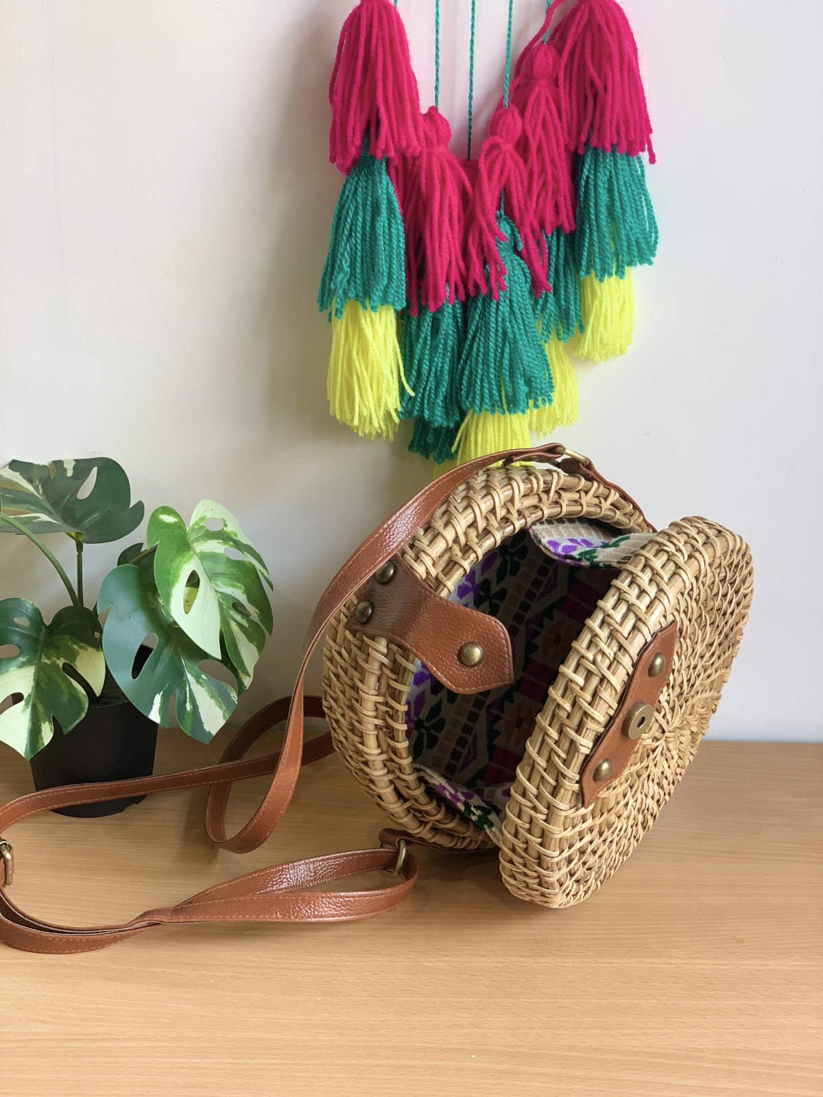 Cane Round Slingbag