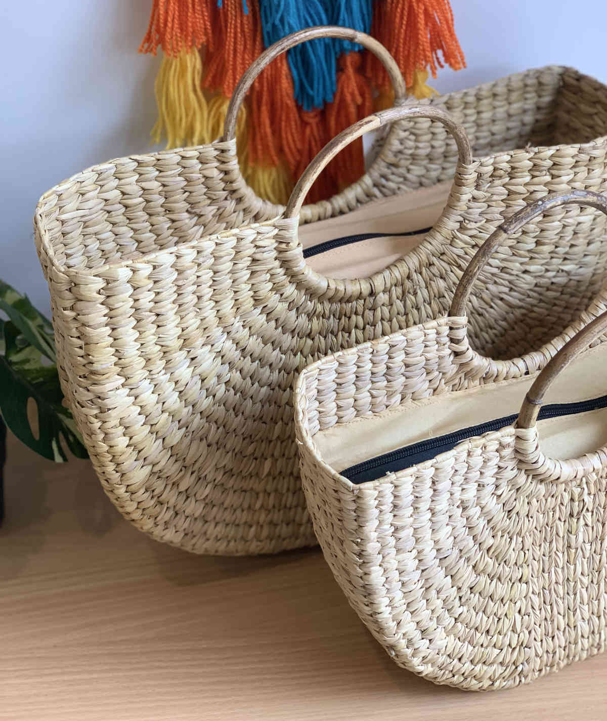 Kouna U-Shaped Handbag with Zipper