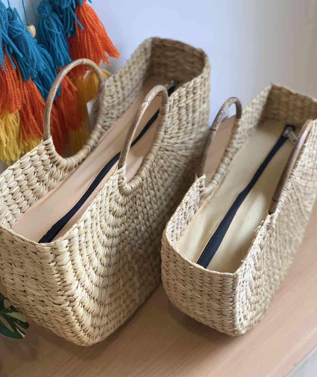 Kouna U-Shaped Handbag with Zipper